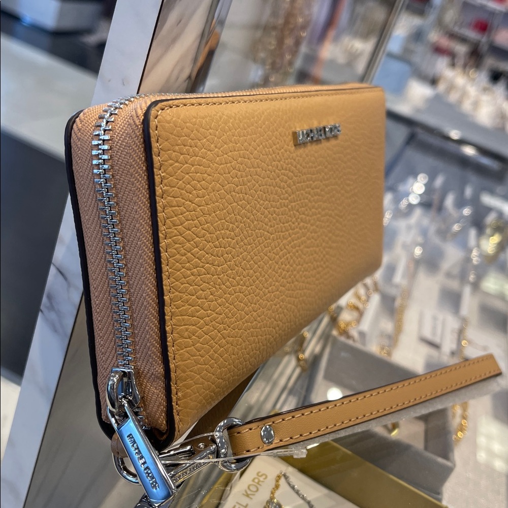 MICHAEL KORS Lg Pebbled Leather Continental Wallet Wristlet Phone Holder 
Peanut - Picture 3 of 16